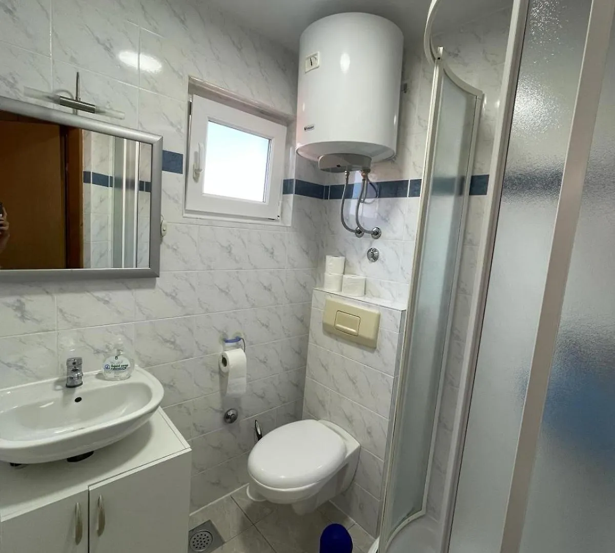ויר Apartman Kata 0*,